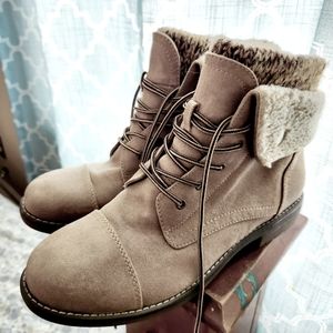 Cliff by White Mountain combat boots